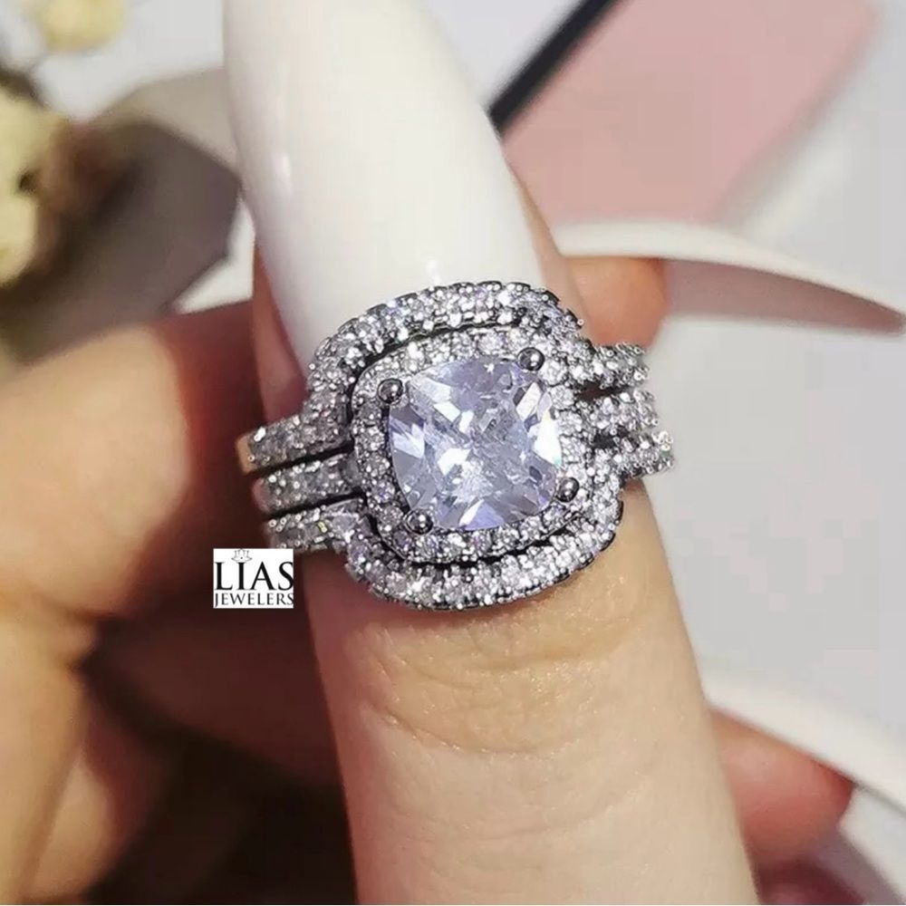 New 10k white gold wedding ring set
